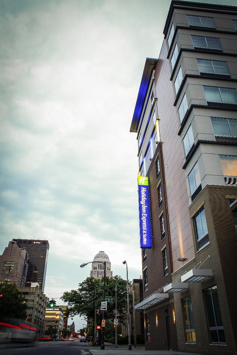 Holiday Inn Express & Suites Downtown Louisville, An Ihg Hotel Exterior photo